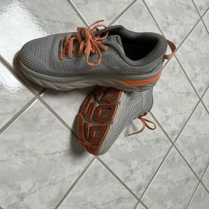 Hoka Bondi 7